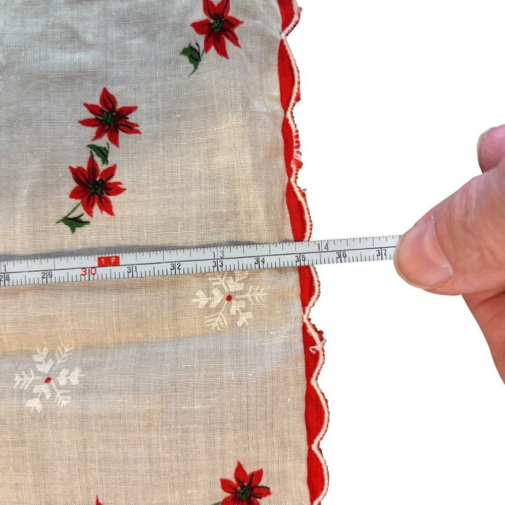 Vintage Christmas Handkerchief Poinsettia Snowflake‎ Scalloped Red White - Picture 8 of 9